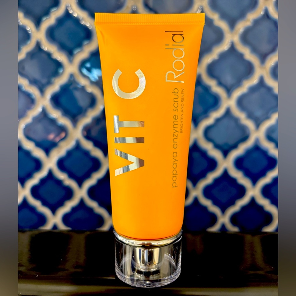Rodial VIT C Papaya Enzyme Scrub